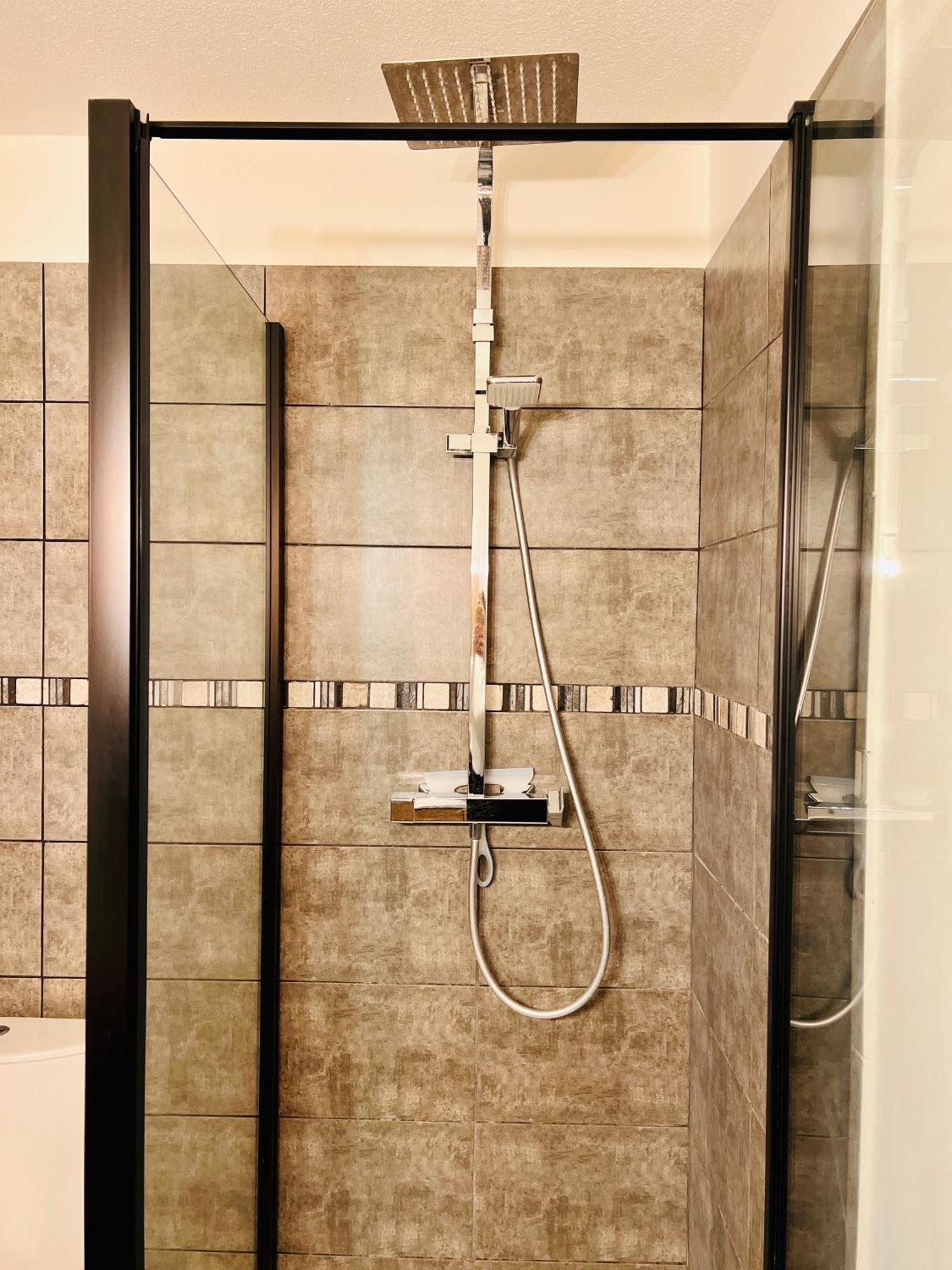T2 Beaux Arts Parking Prive Gratuit Apartamento